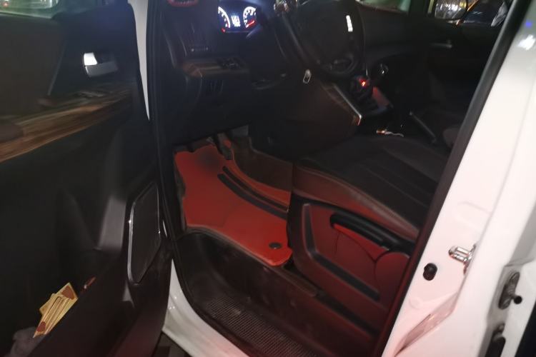 Used FORTHING Lingzhi PLUS 2022 Travel Edition 2.0L Manual Luxury Version 7 Seats Driver Seat