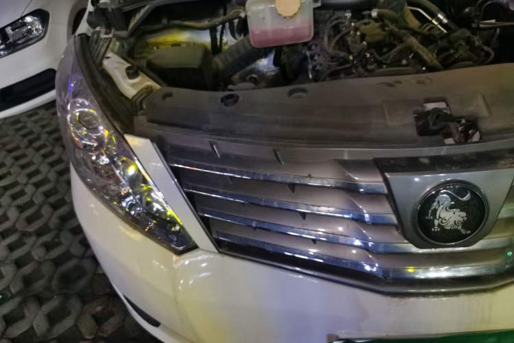 Used FORTHING Lingzhi PLUS 2022 Travel Edition 2.0L Manual Luxury Version 7 Seats Engine Bay Right