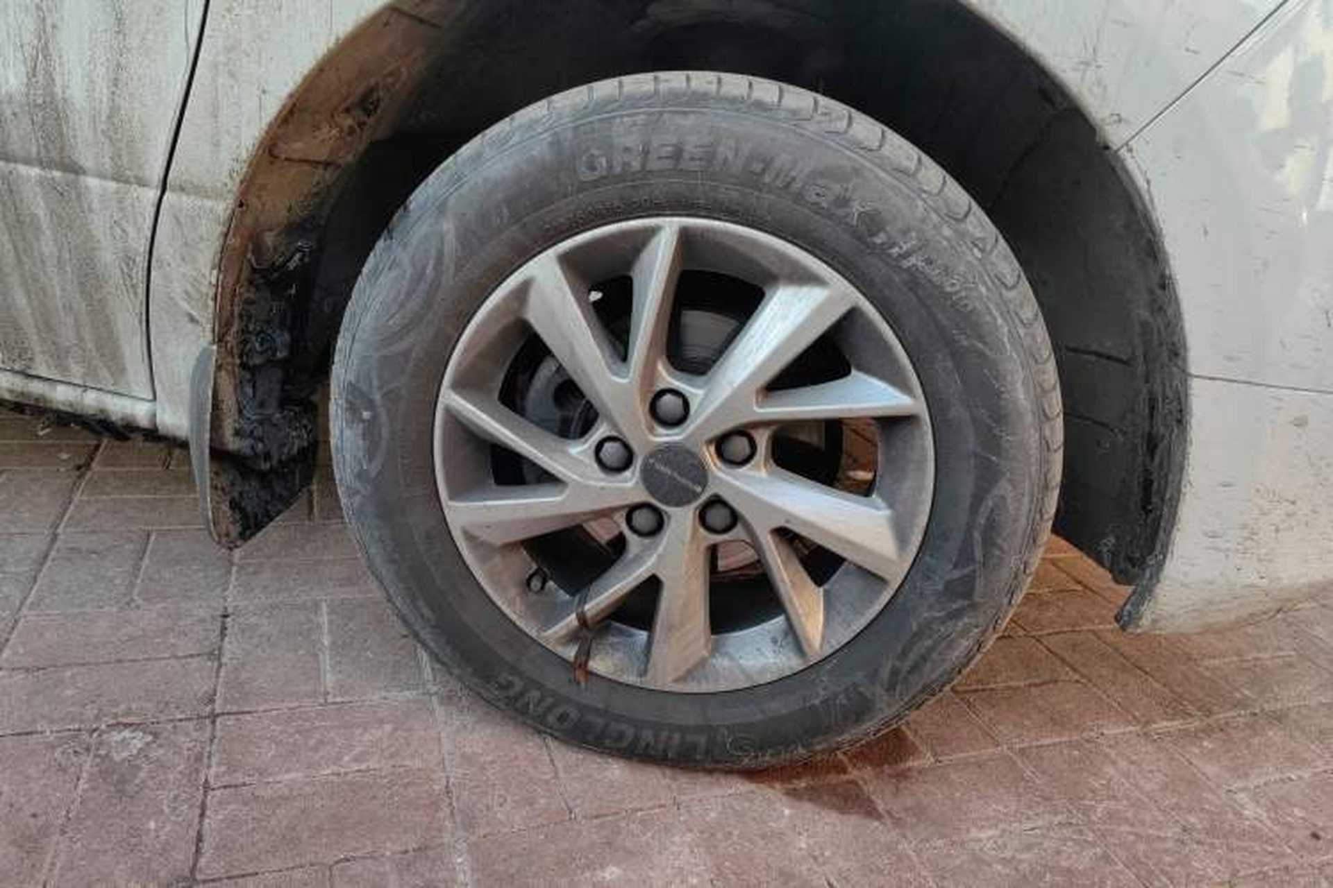 Used FORTHING Lingzhi PLUS 2022 Travel Edition 2.0L Manual Luxury Version 7 Seats Right Front Wheel Hub