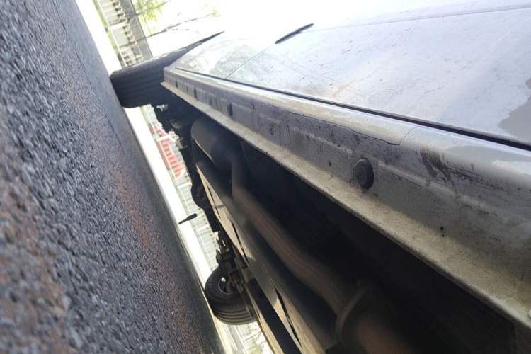 Used FORTHING Lingzhi PLUS 2023 2.0L Manual Comfort Version CNG 7-Seater Chassis Front Right