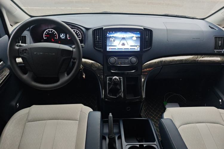 Used FORTHING Lingzhi PLUS 2023 2.0L Manual Luxury CNG 7-Seater Interior 2