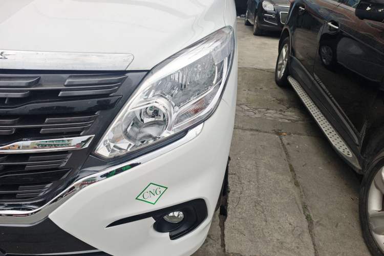 Used FORTHING Lingzhi PLUS 2023 2.0L Manual Luxury CNG 7-Seater Left Front Headlight