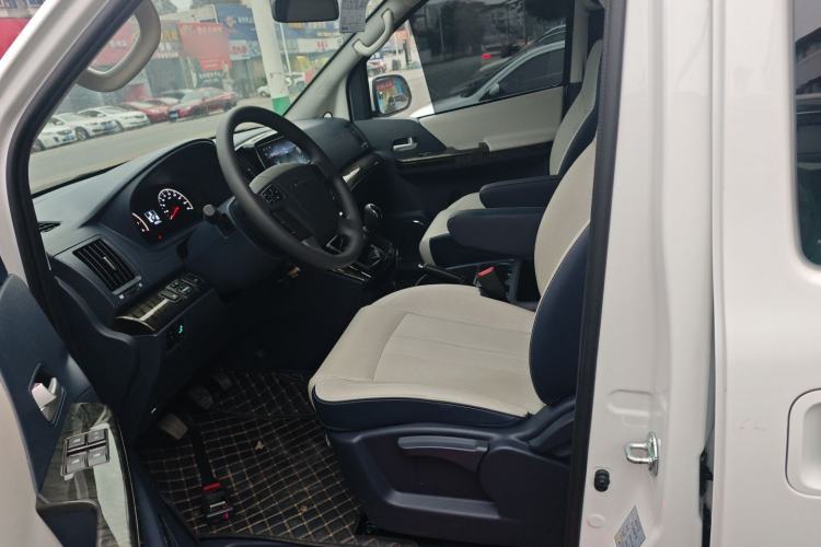 Used FORTHING Lingzhi PLUS 2023 2.0L Manual Luxury CNG 7-Seater Left Front Seat