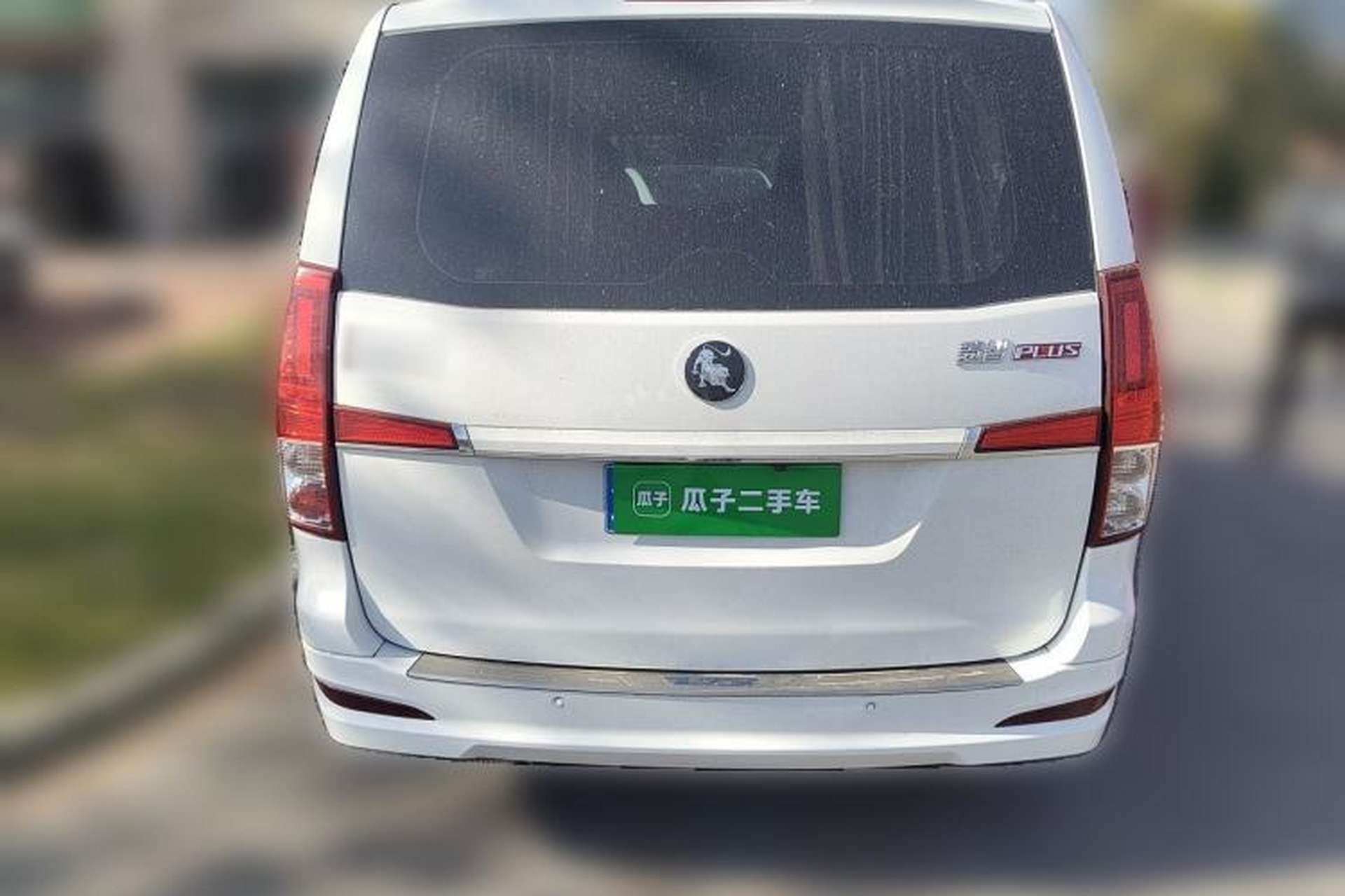 Used FORTHING Lingzhi PLUS 2023 2.0L Manual Comfort Version CNG 7-Seater Rear