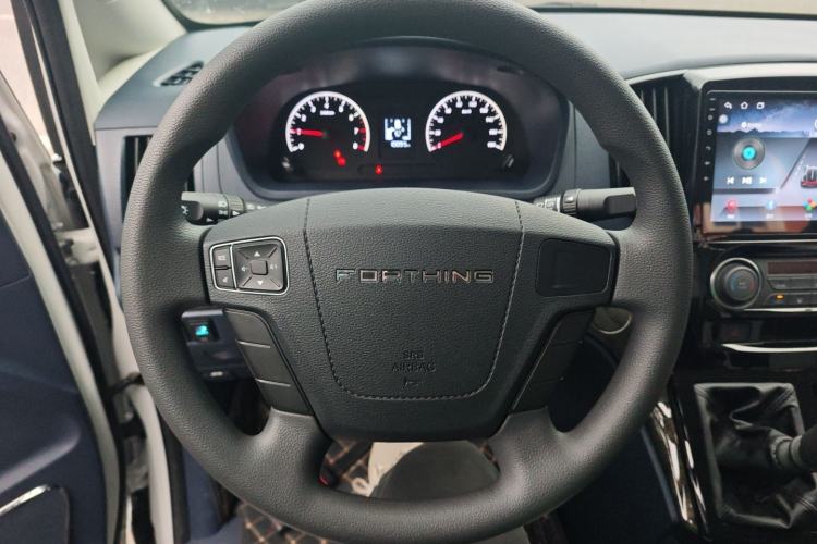 Used FORTHING Lingzhi PLUS 2023 2.0L Manual Luxury CNG 7-Seater Steering Wheel