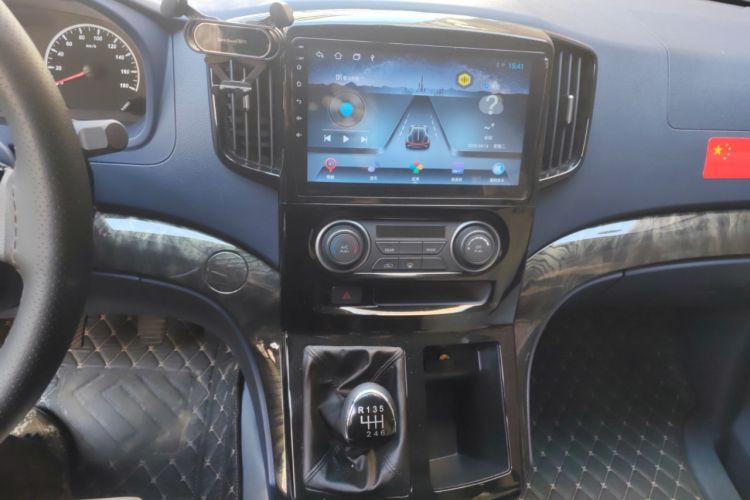 Used FORTHING Lingzhi PLUS 2024 1.5T Manual Luxury 7-Seater Audio And AC Panel
