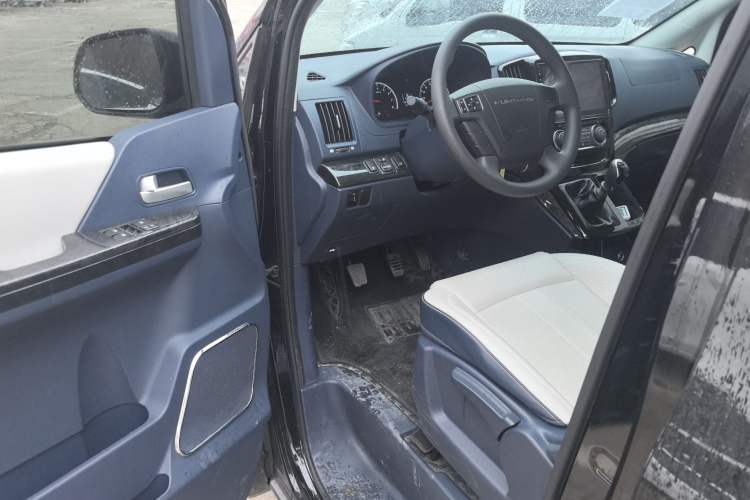 Used FORTHING Lingzhi PLUS 2024 1.5T Manual Luxury 7-Seater Driver Seat