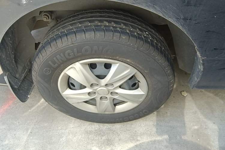 Used FORTHING Lingzhi PLUS 2024 1.5T Manual Comfort Version 7 Seats Exterior 5