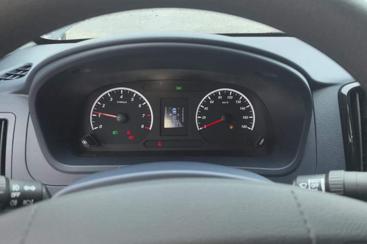 Used FORTHING Lingzhi PLUS 2024 1.5T Manual Luxury 7-Seater Instrument Cluster