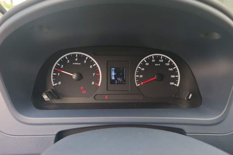 Used FORTHING Lingzhi PLUS 2024 1.5T Manual Comfort Version 7 Seats Instrument Cluster