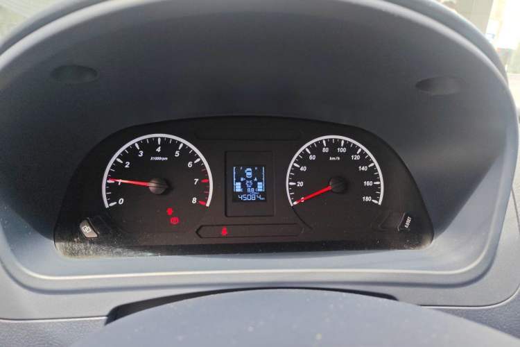 Used FORTHING Lingzhi PLUS 2024 1.5T Manual Comfort Version 7 Seats Instrument Cluster