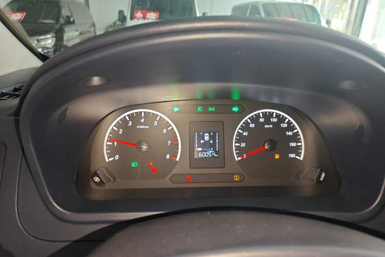Used FORTHING Lingzhi PLUS 2024 1.5T Manual Luxury 7-Seater Instrument Cluster