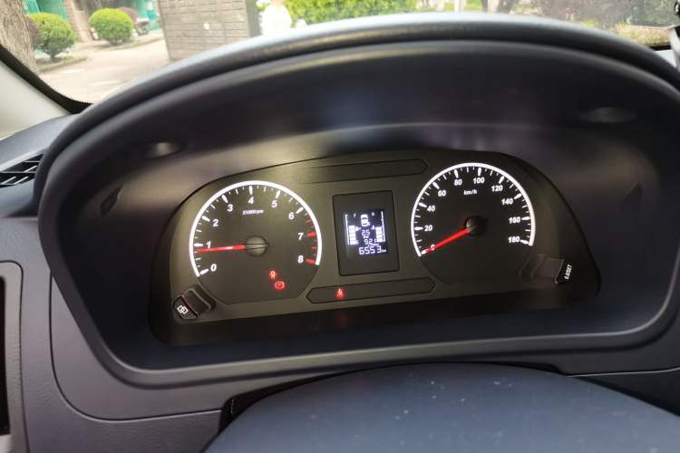 Used FORTHING Lingzhi PLUS 2024 1.5T Manual Luxury 7-Seater Instrument Cluster