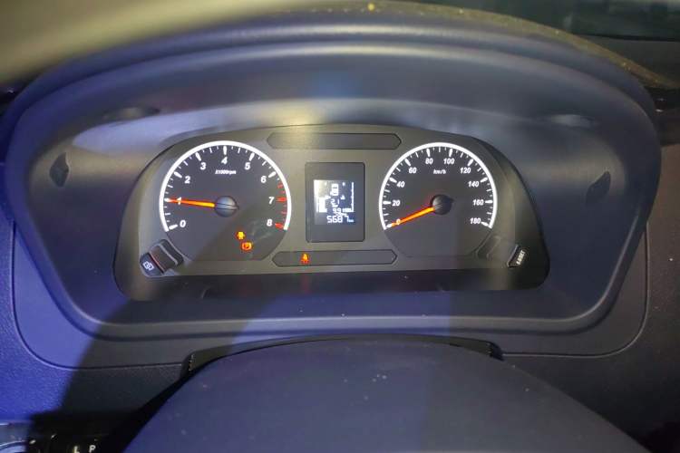 Used FORTHING Lingzhi PLUS 2024 1.5T Manual Luxury 7-Seater Instrument Cluster