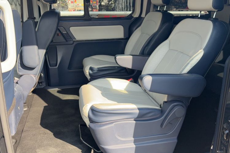 Used FORTHING Lingzhi PLUS 2024 1.5T Manual Luxury 7-Seater Left Rear Seat