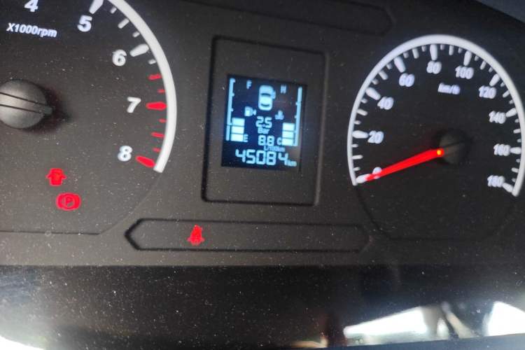 Used FORTHING Lingzhi PLUS 2024 1.5T Manual Comfort Version 7 Seats Odometer Close Up