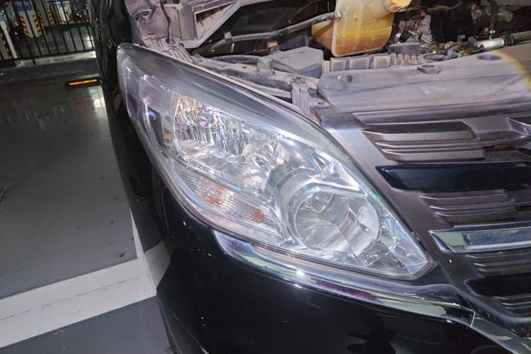 Used FORTHING Lingzhi PLUS 2024 1.5T Manual Luxury 7-Seater Right Front Headlight