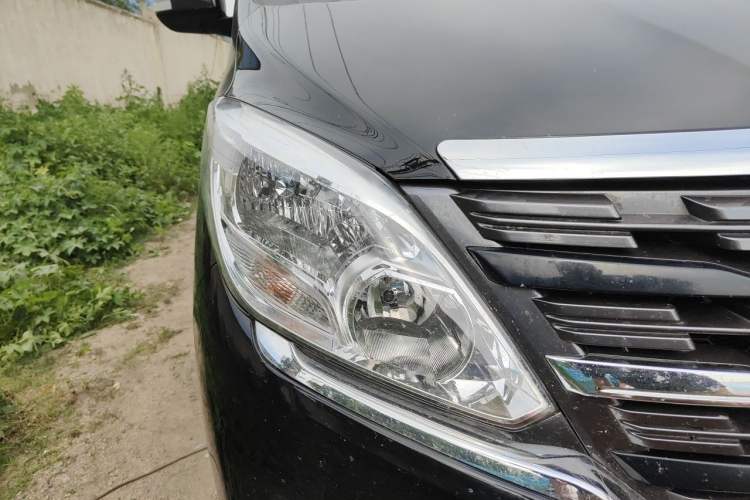 Used FORTHING Lingzhi PLUS 2024 1.5T Manual Comfort Version 7 Seats Right Front Headlight