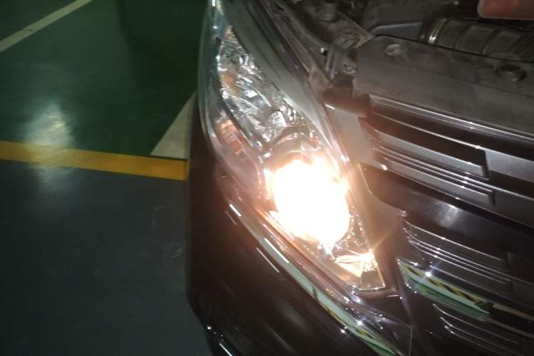 Used FORTHING Lingzhi PLUS 2024 1.5T Manual Luxury 7-Seater Right Front Headlight