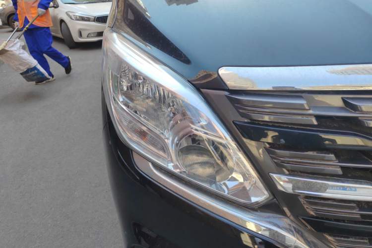Used FORTHING Lingzhi PLUS 2024 1.5T Manual Luxury 7-Seater Right Front Headlight