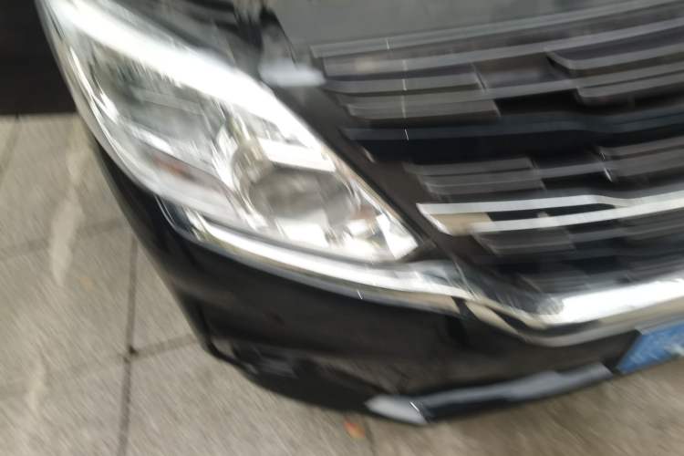 Used FORTHING Lingzhi PLUS 2024 1.5T Manual Luxury 7-Seater Right Front Headlight