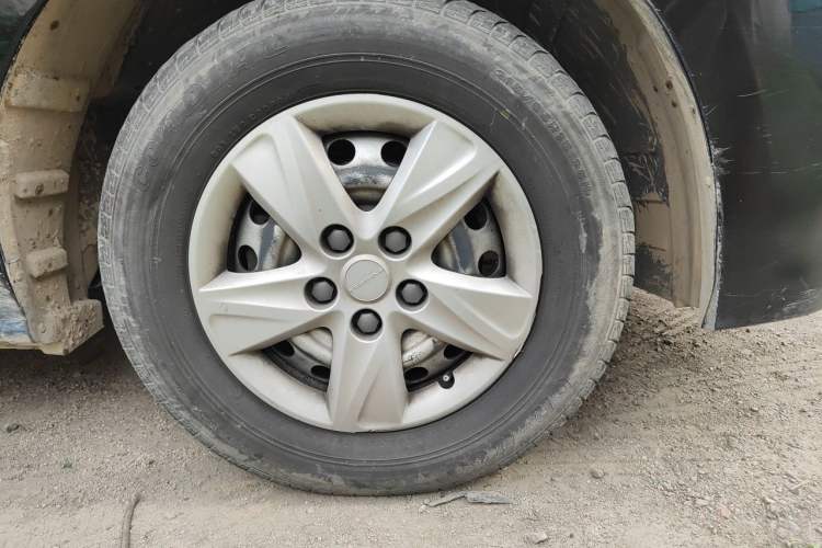 Used FORTHING Lingzhi PLUS 2024 1.5T Manual Comfort Version 7 Seats Right Front Wheel Hub