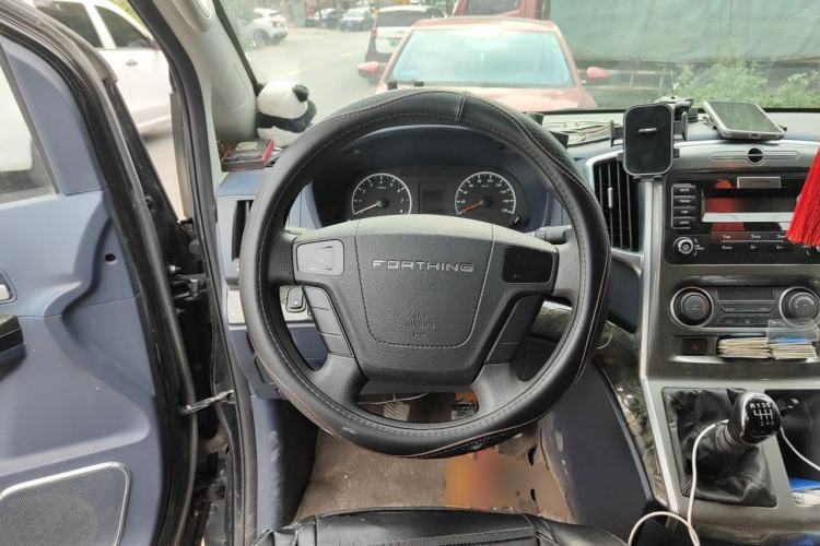 Used FORTHING Lingzhi PLUS 2024 1.5T Manual Comfort Version 7 Seats Steering Wheel