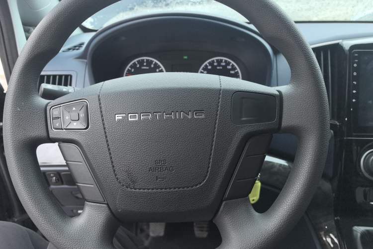 Used FORTHING Lingzhi PLUS 2024 1.5T Manual Luxury 7-Seater Steering Wheel