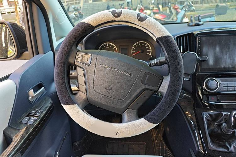 Used FORTHING Lingzhi PLUS 2024 1.5T Manual Luxury 7-Seater Steering Wheel