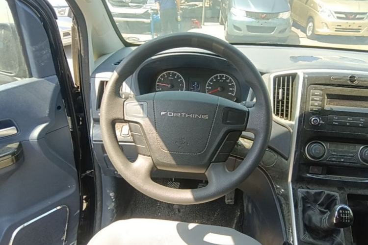 Used FORTHING Lingzhi PLUS 2024 1.5T Manual Comfort Version 7 Seats Steering Wheel