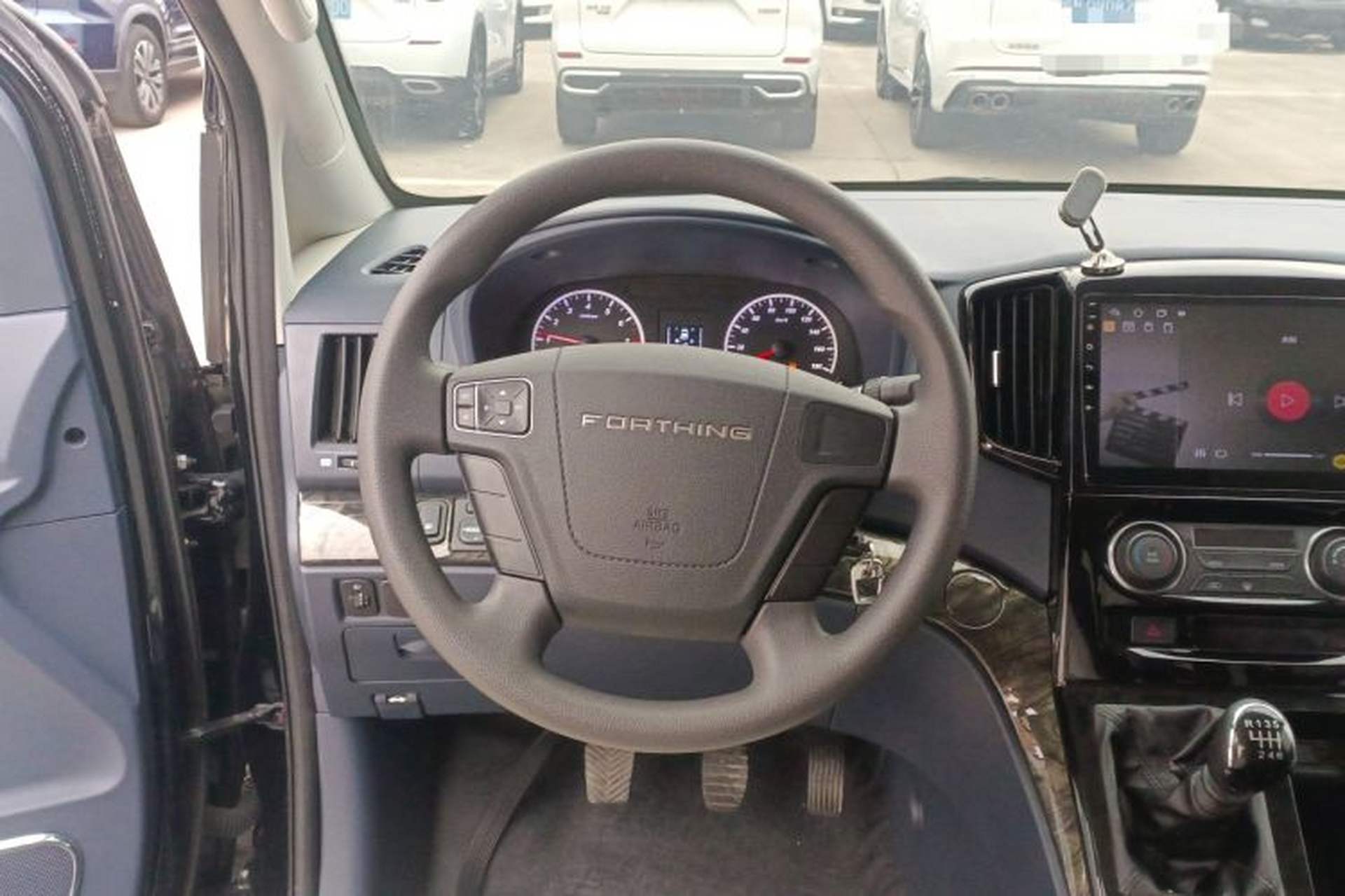 Used FORTHING Lingzhi PLUS 2024 1.5T Manual Luxury 7-Seater Steering Wheel