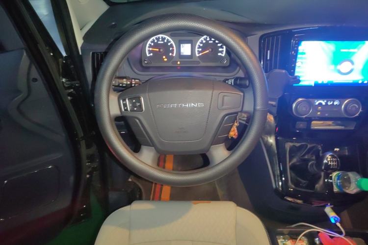 Used FORTHING Lingzhi PLUS 2024 1.5T Manual Luxury 7-Seater Steering Wheel