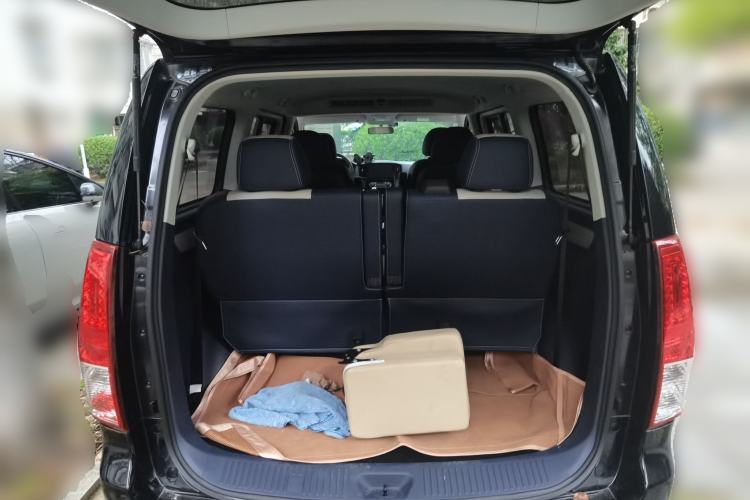 Used FORTHING Lingzhi PLUS 2024 1.5T Manual Luxury 7-Seater Trunk