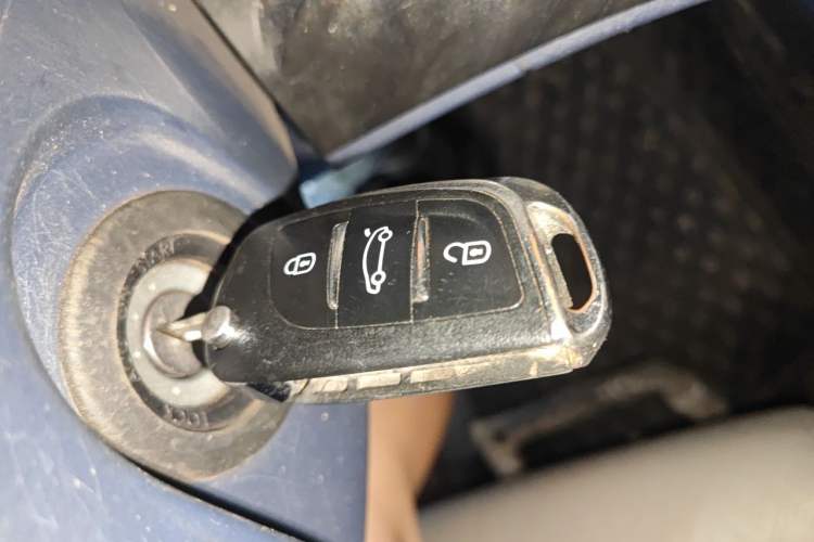 Used FORTHING Lingzhi PLUS 2024 1.5T Manual Luxury 7-Seater Vehicle Key