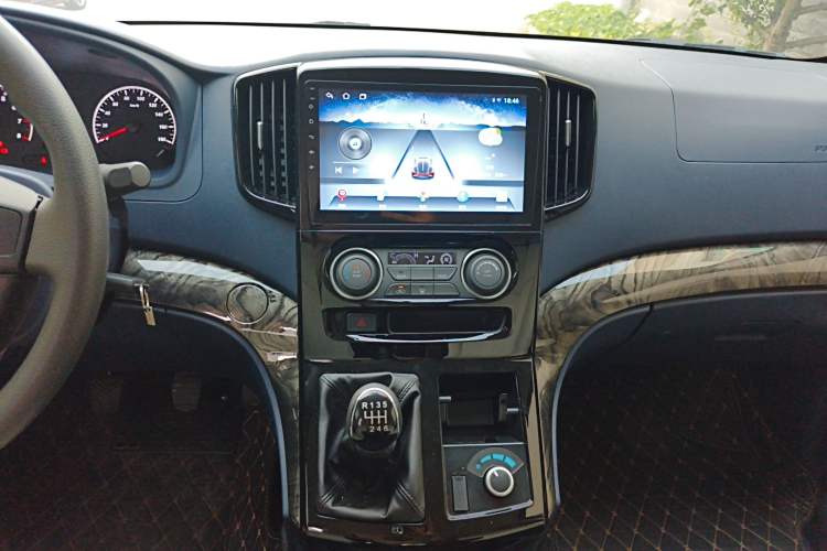 Used FORTHING Lingzhi PLUS 2024 1.5T Manual Luxury 9-Seater Audio And AC Panel