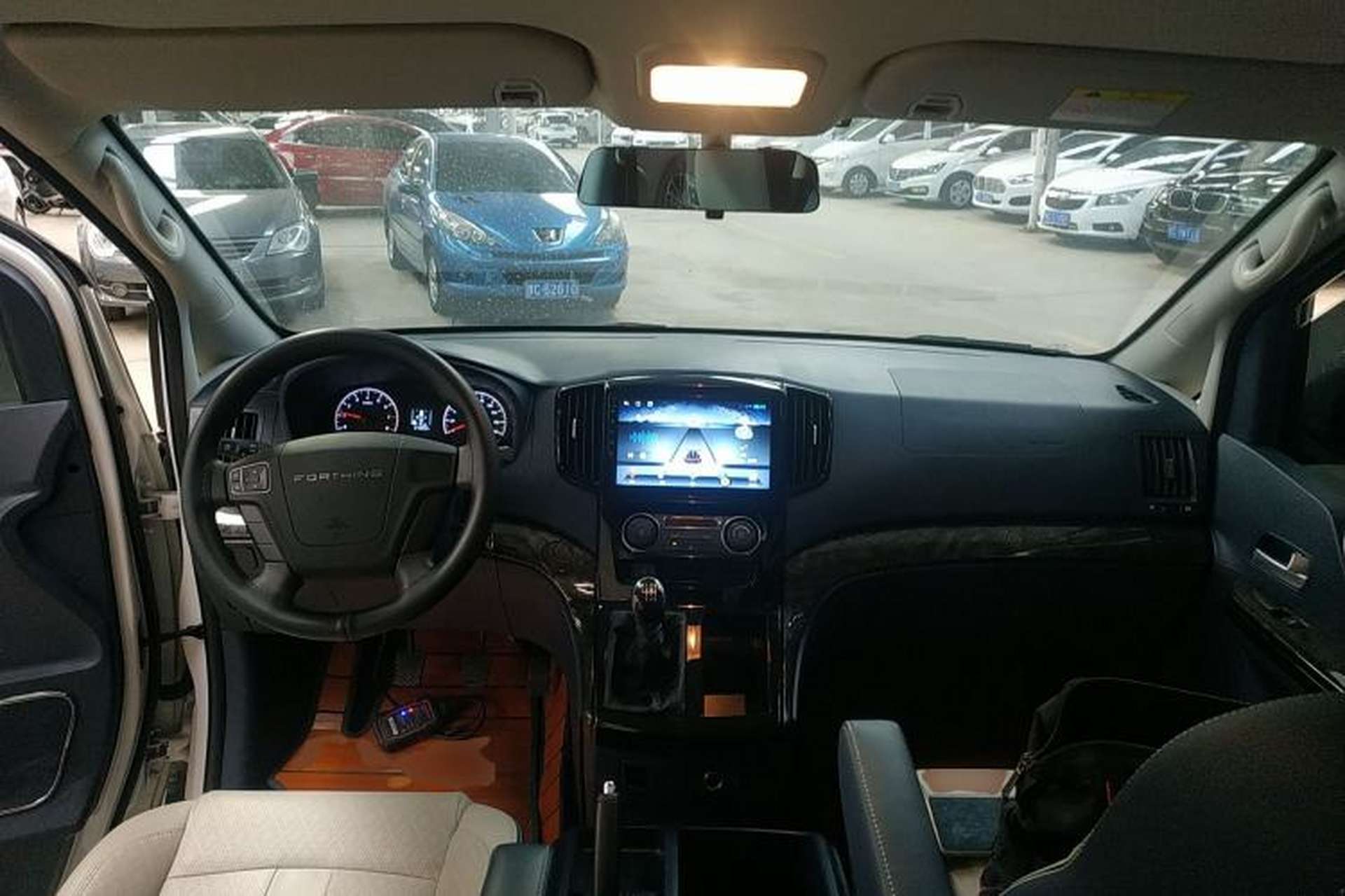 Used FORTHING Lingzhi PLUS 2024 1.5T Manual Luxury 7-Seater Center Console