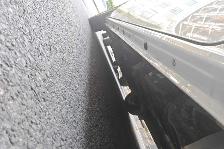 Used FORTHING Lingzhi PLUS 2024 1.5T Manual Luxury 7-Seater Chassis Rear Left