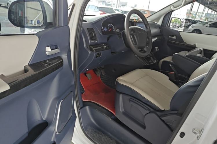 Used FORTHING Lingzhi PLUS 2024 1.5T Manual Luxury 7-Seater Driver Seat