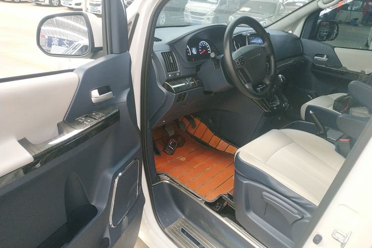 Used FORTHING Lingzhi PLUS 2024 1.5T Manual Luxury 7-Seater Driver Seat