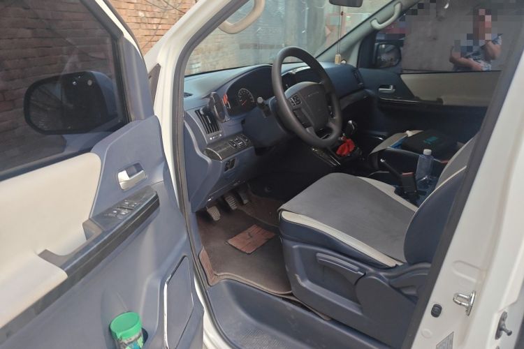 Used FORTHING Lingzhi PLUS 2024 1.5T Manual Luxury 7-Seater Driver Seat