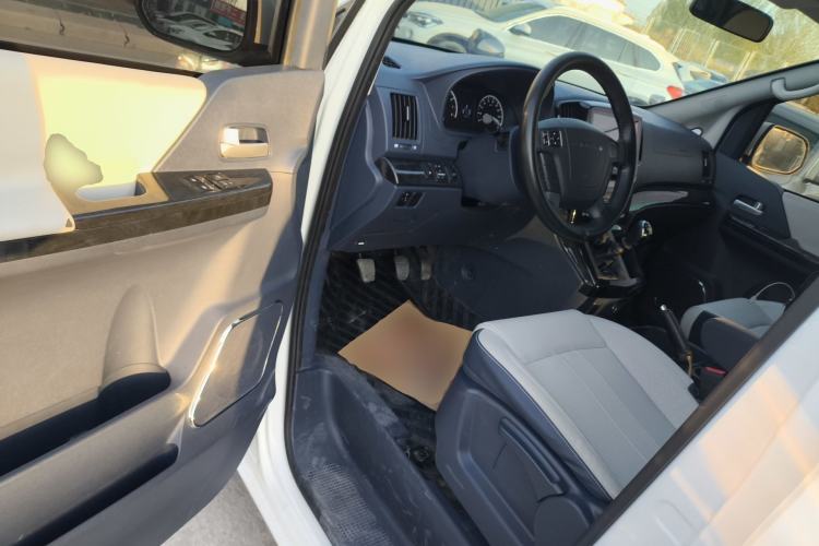 Used FORTHING Lingzhi PLUS 2024 1.5T Manual Luxury 7-Seater Driver Seat