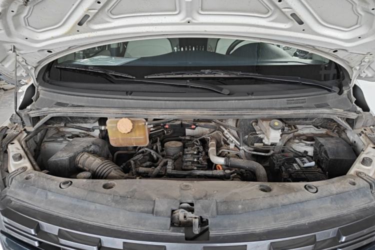Used FORTHING Lingzhi PLUS 2024 1.5T Manual Luxury 7-Seater Engine Bay