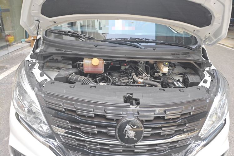 Used FORTHING Lingzhi PLUS 2024 1.5T Manual Luxury 7-Seater Engine Bay