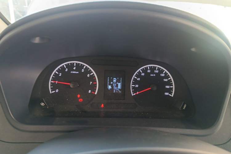 Used FORTHING Lingzhi PLUS 2024 1.5T Manual Luxury 7-Seater Instrument Cluster