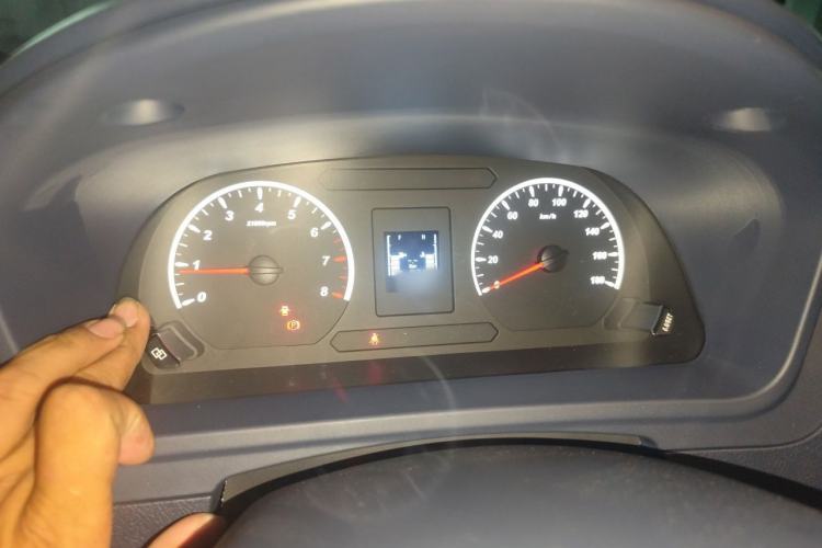Used FORTHING Lingzhi PLUS 2024 1.5T Manual Luxury 9-Seater Instrument Cluster