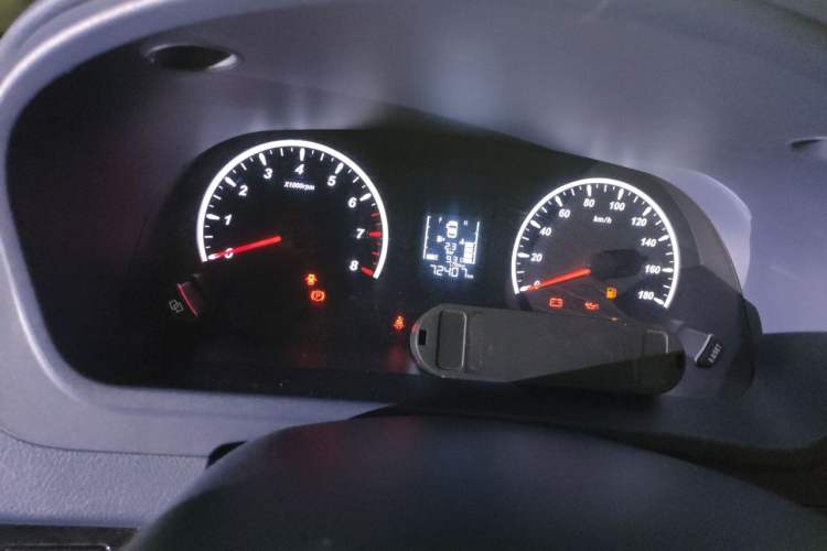 Used FORTHING Lingzhi PLUS 2024 1.5T Manual Luxury 9-Seater Instrument Cluster