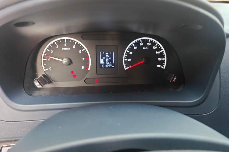 Used FORTHING Lingzhi PLUS 2024 1.5T Manual Luxury 7-Seater Instrument Cluster