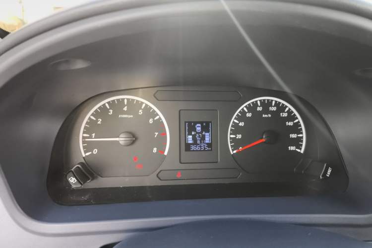 Used FORTHING Lingzhi PLUS 2024 1.5T Manual Luxury 7-Seater Instrument Cluster