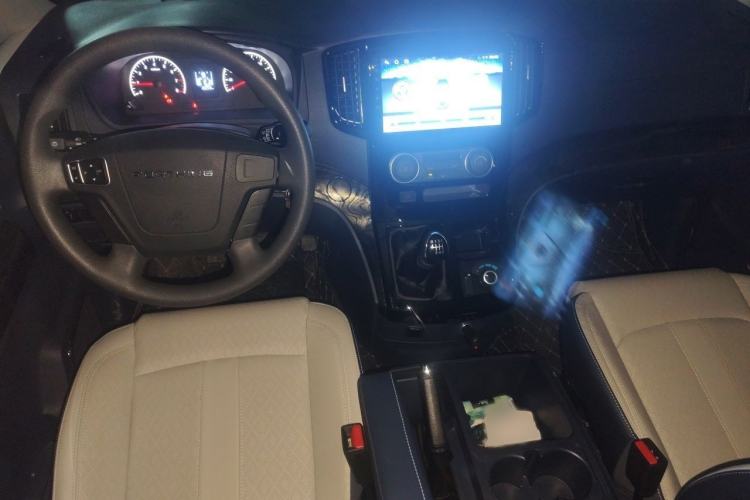 Used FORTHING Lingzhi PLUS 2024 1.5T Manual Luxury 9-Seater Interior 2