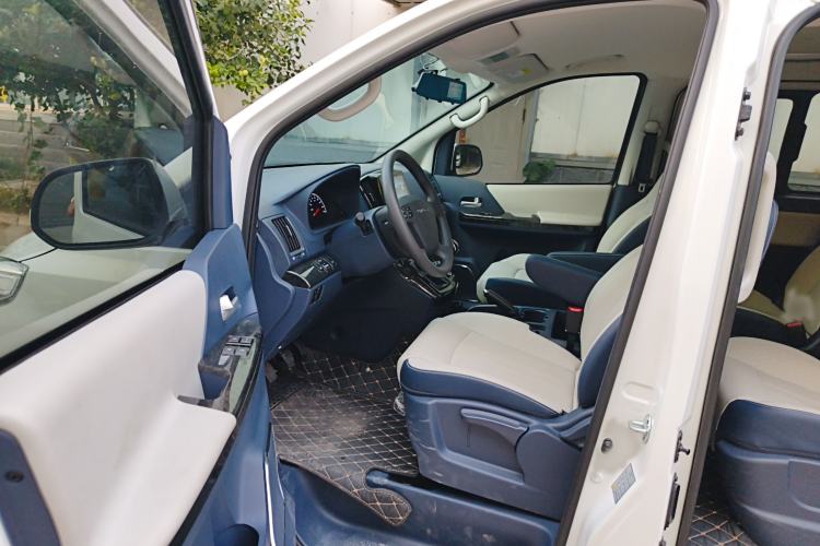 Used FORTHING Lingzhi PLUS 2024 1.5T Manual Luxury 9-Seater Interior 2